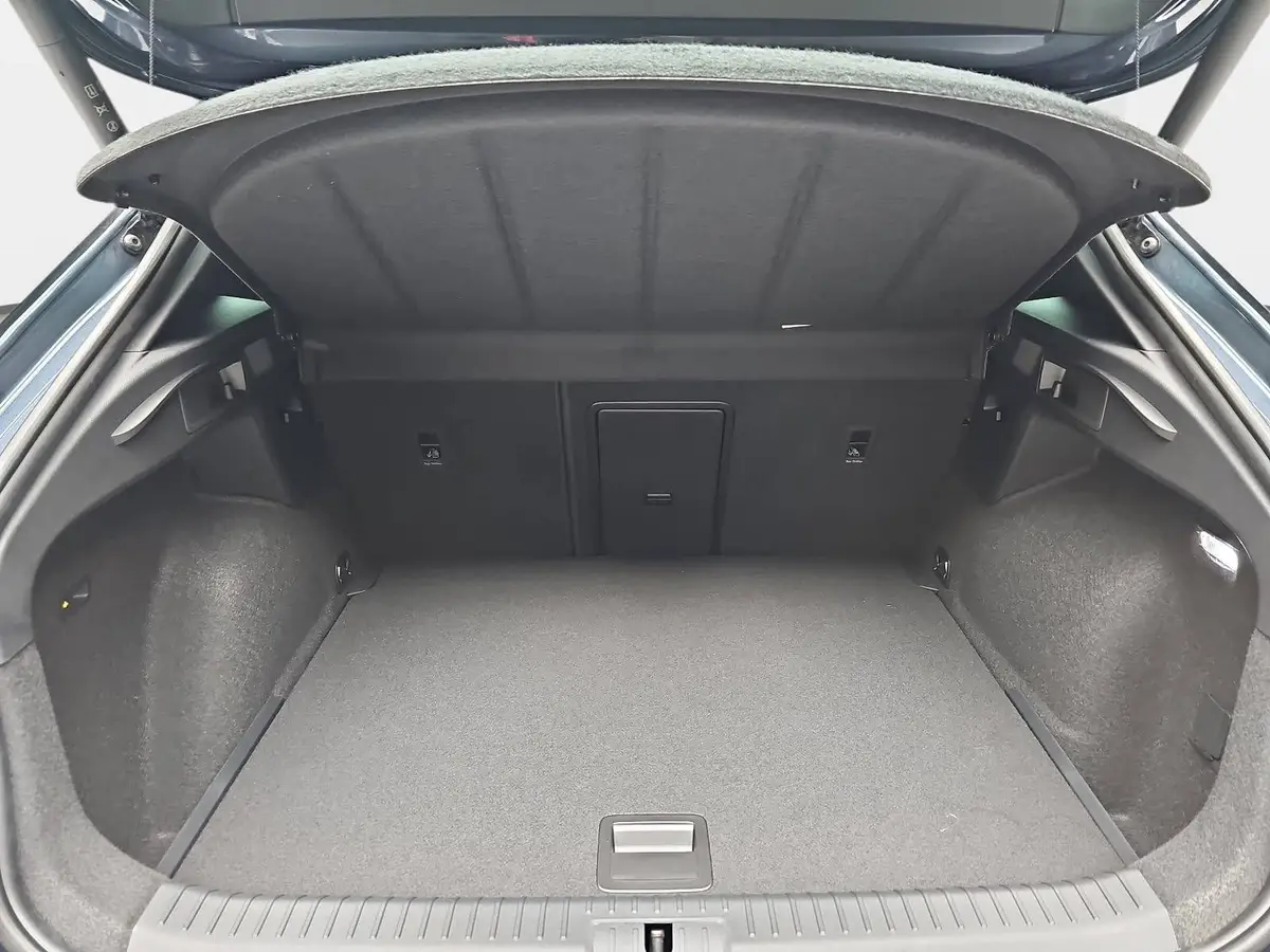 CUPRA FORMENTOR 1.5 ETSI DSG NAVI LED-MATRIX PANO EL.HECKK. ACC KA