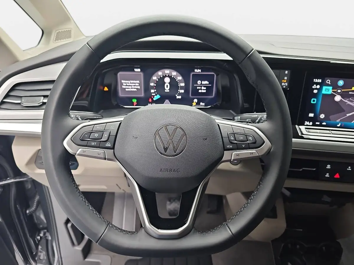 VW T7 MULTIVAN 2.0 TDI DSG LIFE P-ASSIST AHK