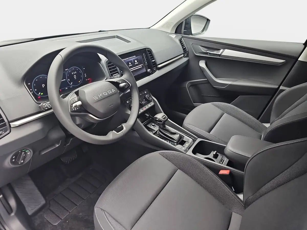 SKODA KAROQ 1.5 TSI DSG LED KAMERA PDC AHK LM