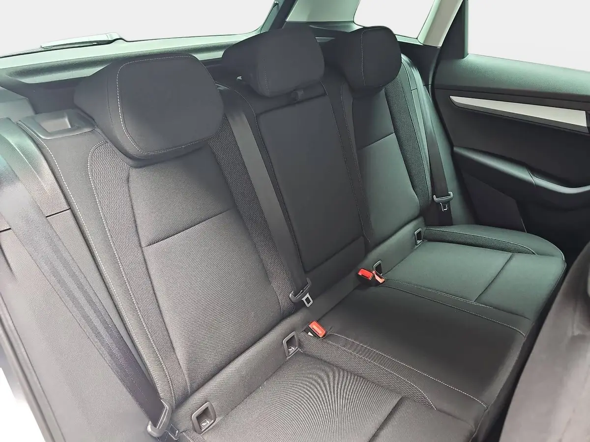 SKODA KAROQ 1.5 TSI DSG 130 JAHRE LED KAMERA AHK