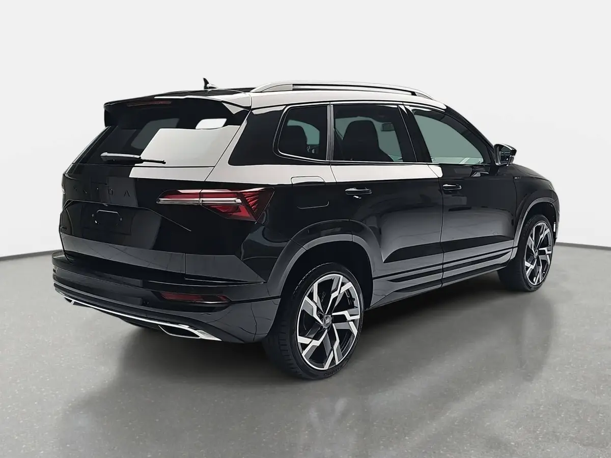 SKODA KAROQ 2.0 TDI DSG SPORTLINE DCC ACC PANO