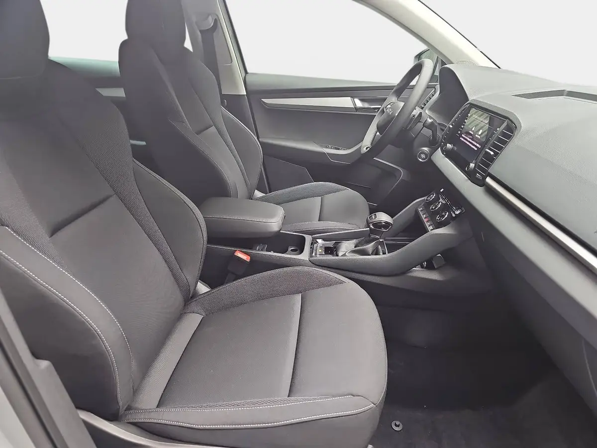 SKODA KAROQ 1.5 TSI DSG FAMILY LED KAMERA LM17