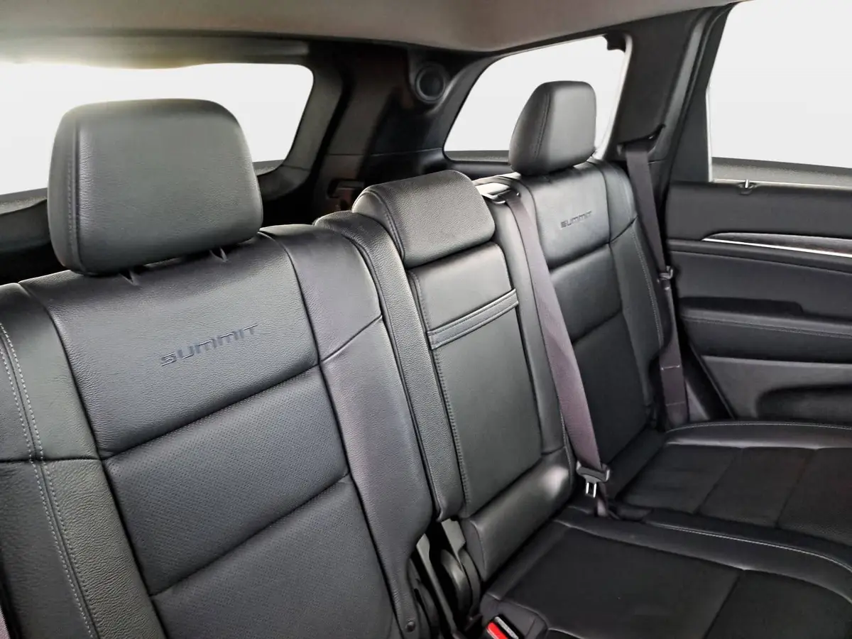 FCA GRAND 3.0 CRD AUTOMATIK SUMMIT WINTER AHK