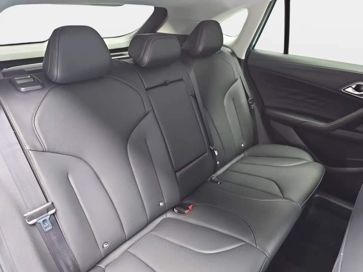 MG HS 1.5 PLUG-IN-HYBRID LUXURY LEDER 360-GRAD-KAMERA 19-ZOLL-LM