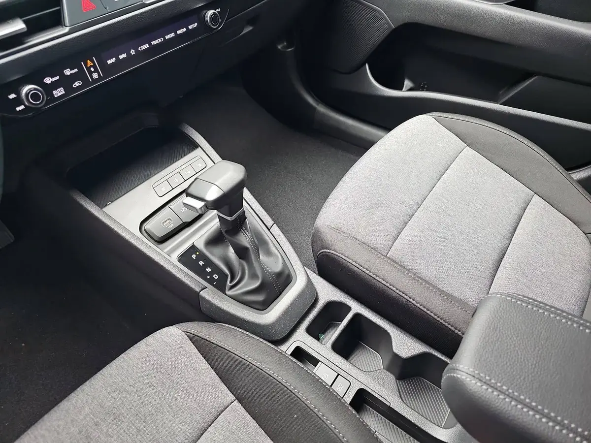 KIA STONIC 1.0 T-GDI 100 DCT VISION MJ26 SITZH. NAVI