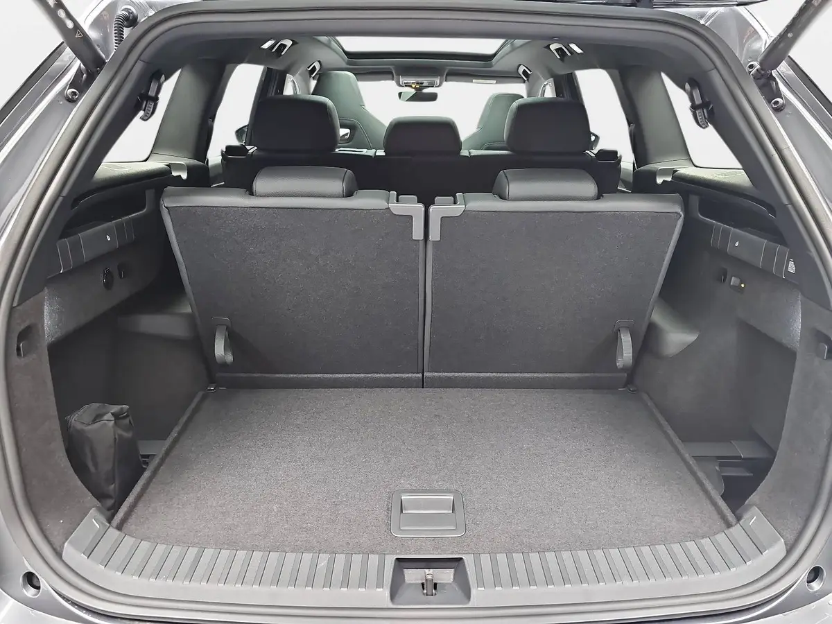 SKODA KODIAQ 1.5 TSI DSG SPORTLINE NAVI LED PANO 7-SITZE KAMERA