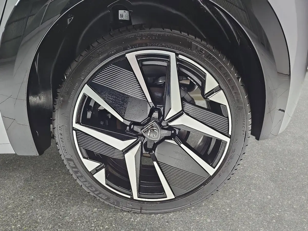 PEUGEOT 208 1.2 HYBRID 110 E-DSC6 GT KLIMA LED MIRROR-SCREEN K