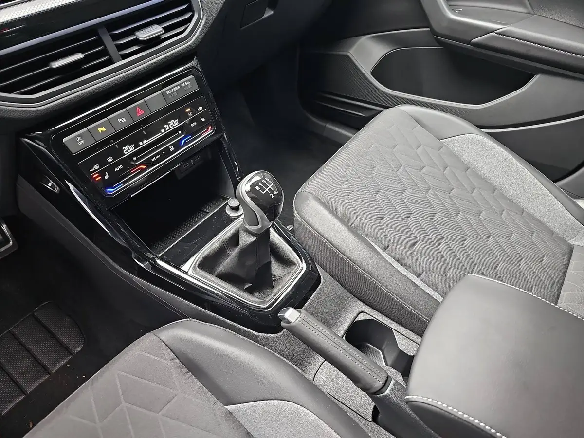 VW T-CROSS 1.0 TSI GOAL NAVI LED KLIMAAUTO ACC P-ASSIST WINTE