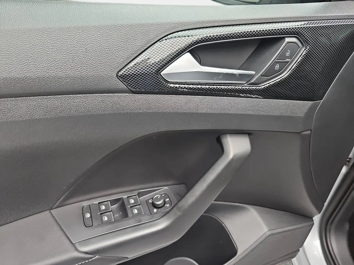 VW T-CROSS 1.0 TSI GOAL NAVI LED KLIMAAUTO ACC P-ASSIST WINTE