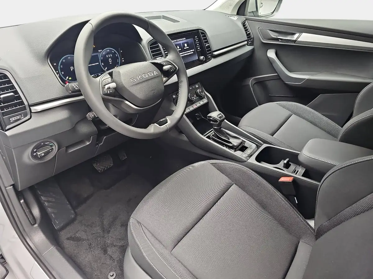 SKODA KAROQ 1.5 TSI DSG SELECTION LED ACC AHK