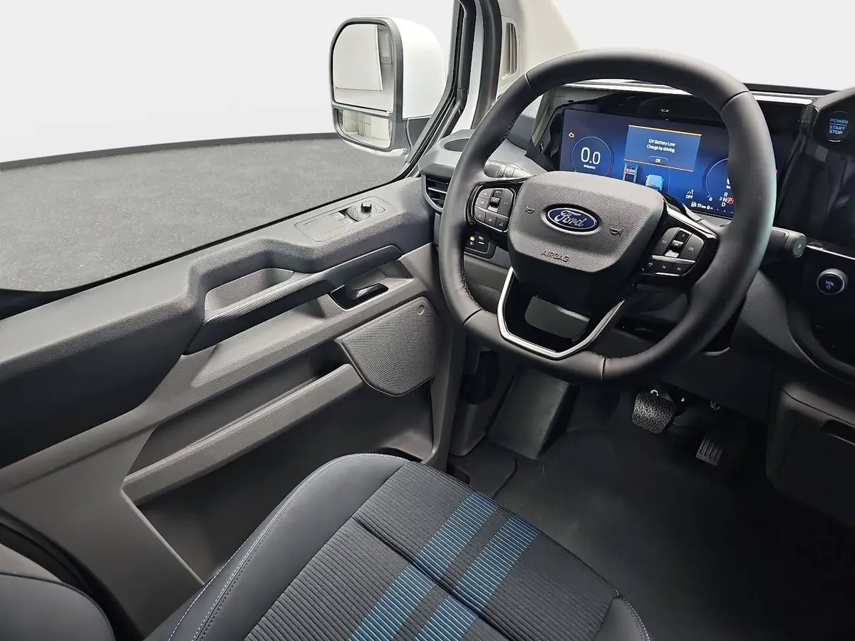 FORD TRANSIT CUSTOM 2.0 ECOBLUE AUTO. 320 L1H1 SPORT FWD KLIMA LED LM