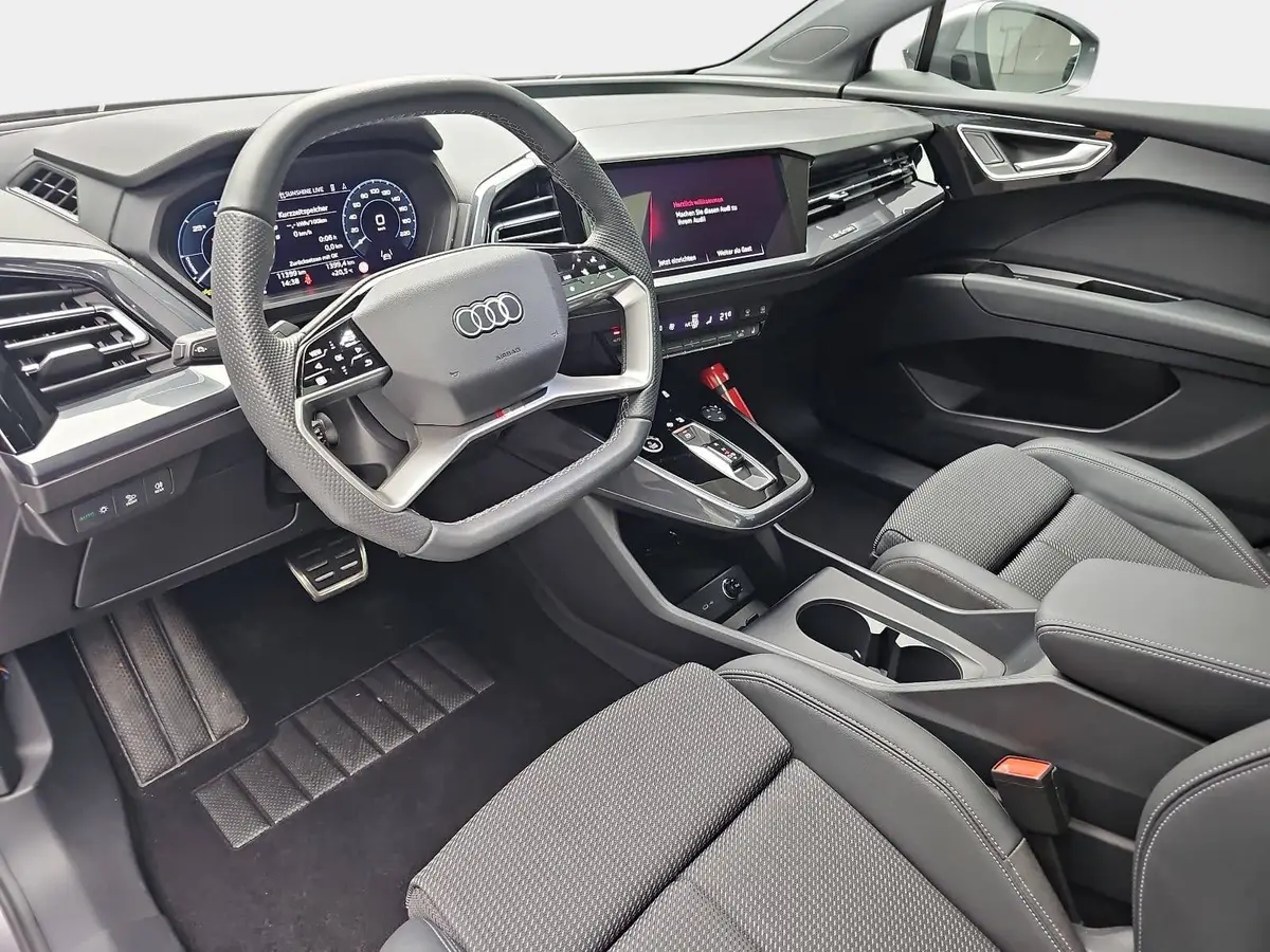 AUDI Q4 E-TRON 45 S-LINE NAVI LED-MATRIX KAMERA