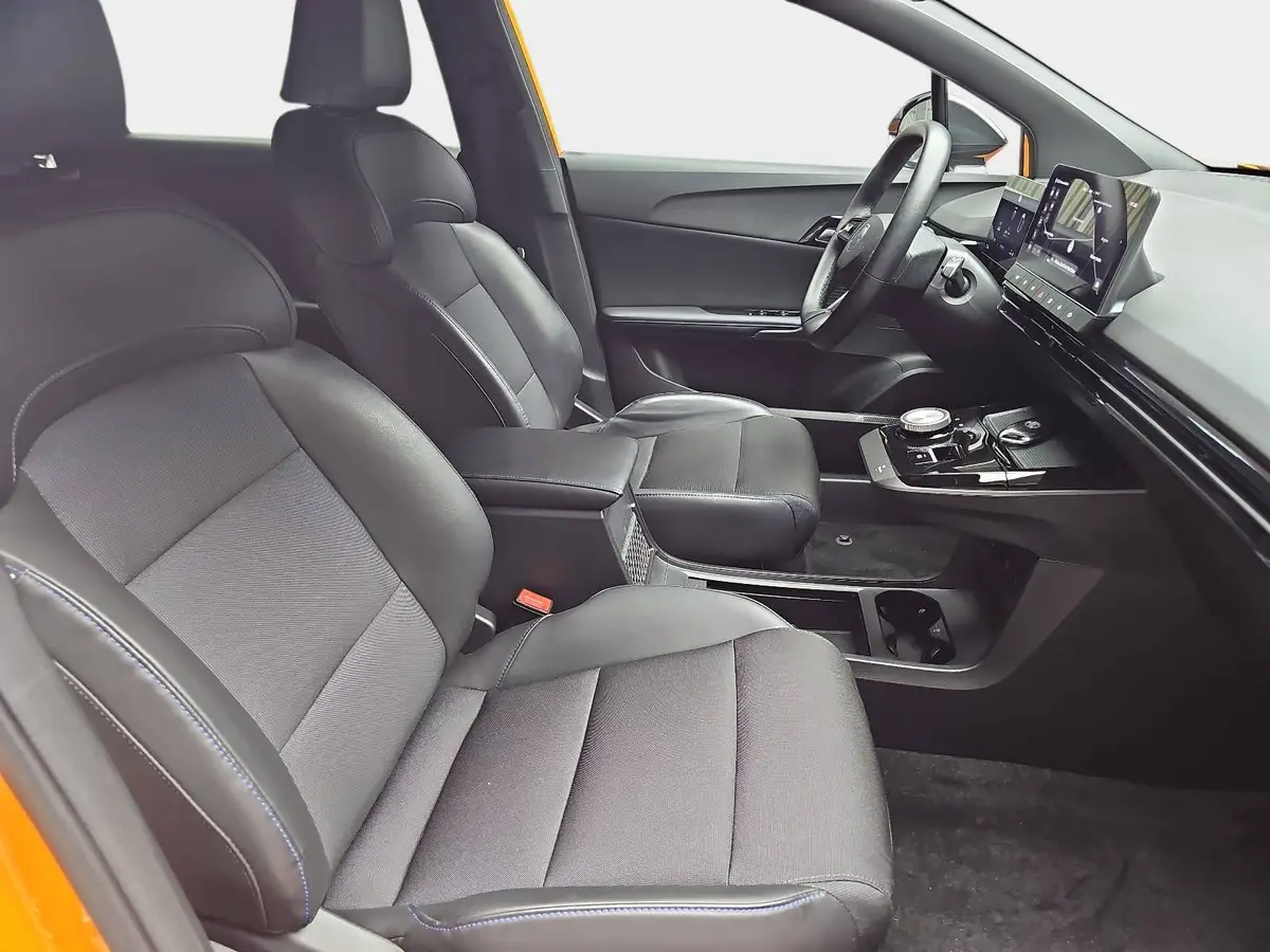 MG MG4 AUTO. 64KWH LUXURY LED KLIMAUTO WINTER