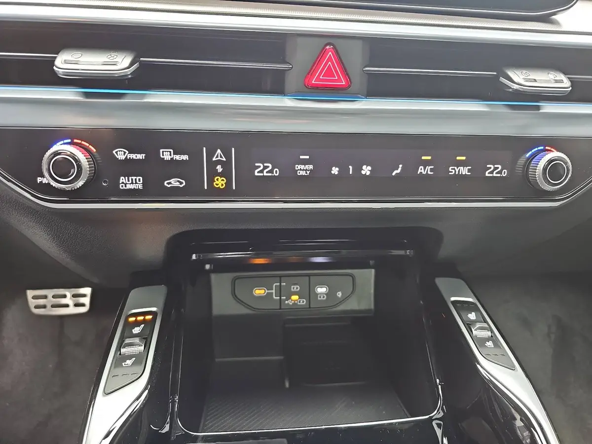 KIA SORENTO 1.6T PLUG-IN-HYBRID AWD AT6 PLATINUM LEDER NAPPA PREMIUM GLASDACH