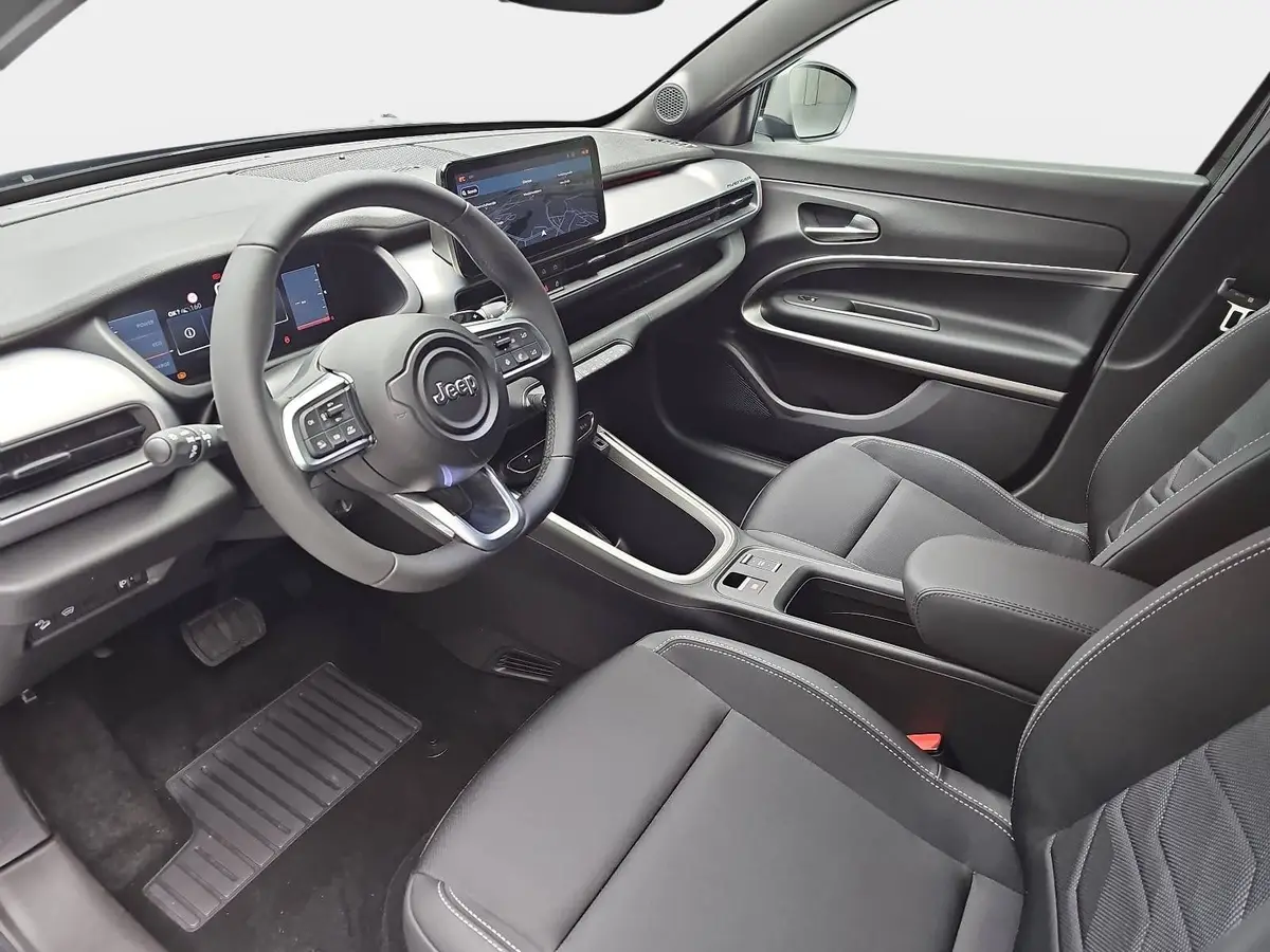 JEEP AVENGER 1.2 E-HYBRID T3 DCT SUMMIT MJ26 INFOTAINMENT UND KOMFORT-PAKET