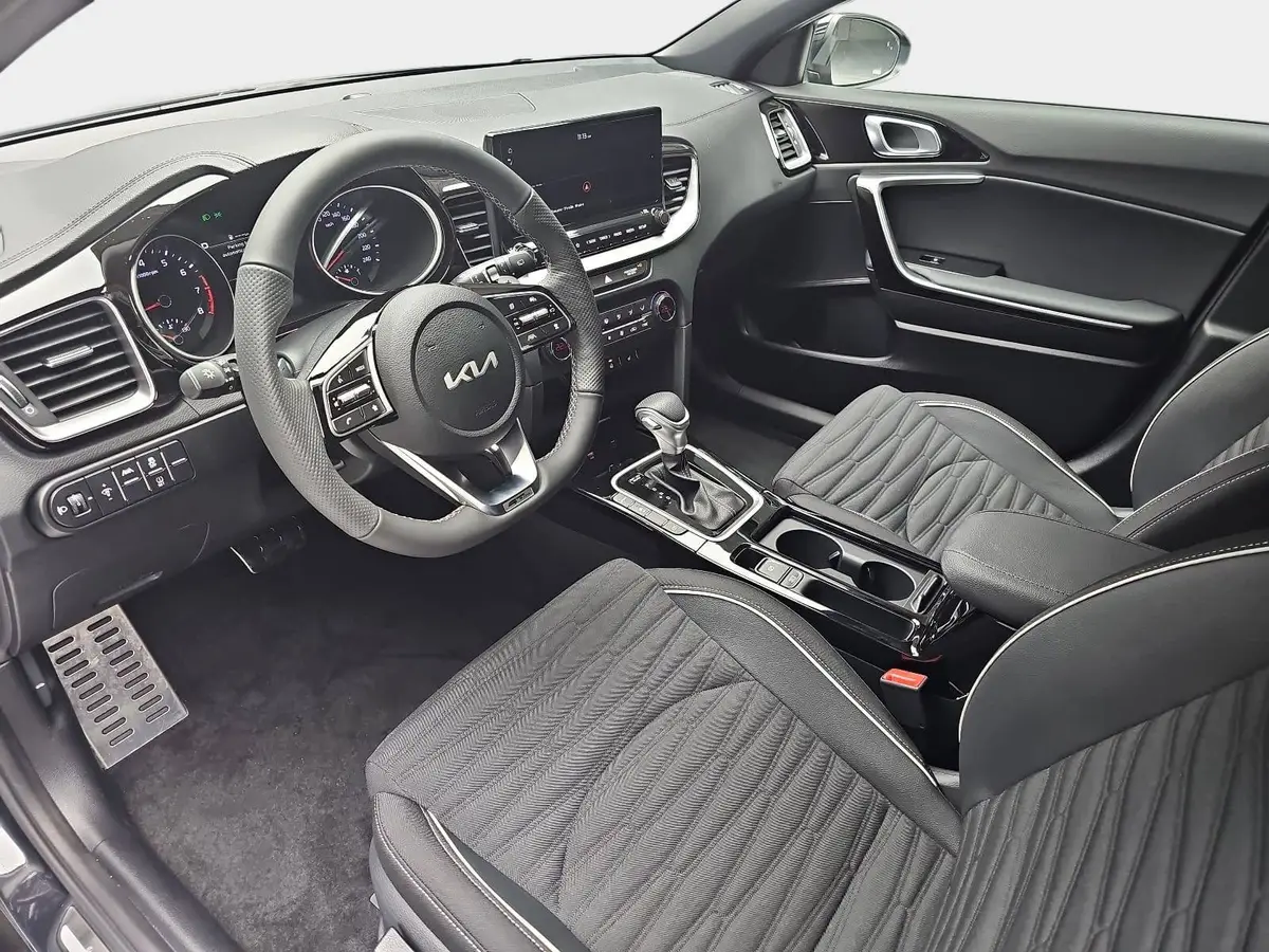 KIA CEED SW 1.5 T-GDI DCT7 GT-LINE