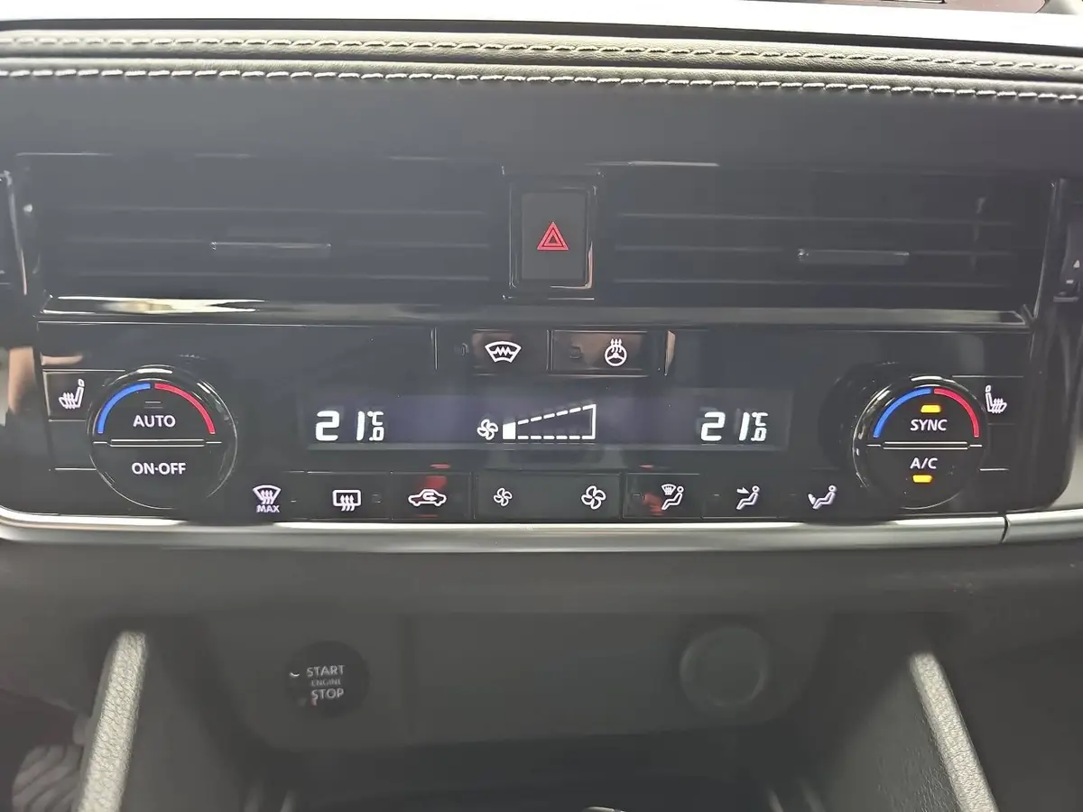 NISSAN QASHQAI 1.3 DIG-T MHEV AUTO. N-CONNECTA WINTER EL-HECKKLAPPE