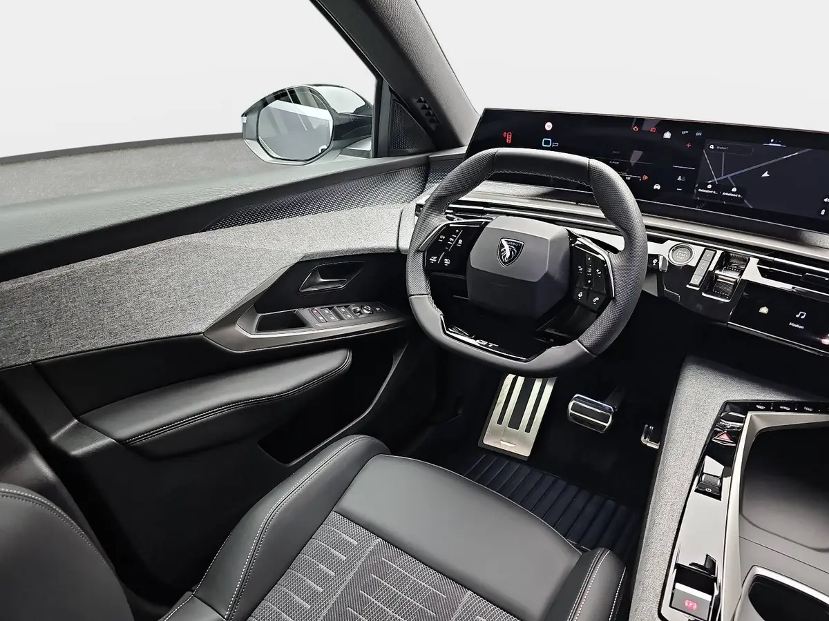 PEUGEOT 5008 1.2 HYBRID 145 E-DSC6 GT KLIMA LED 7-S DAB 360° AH