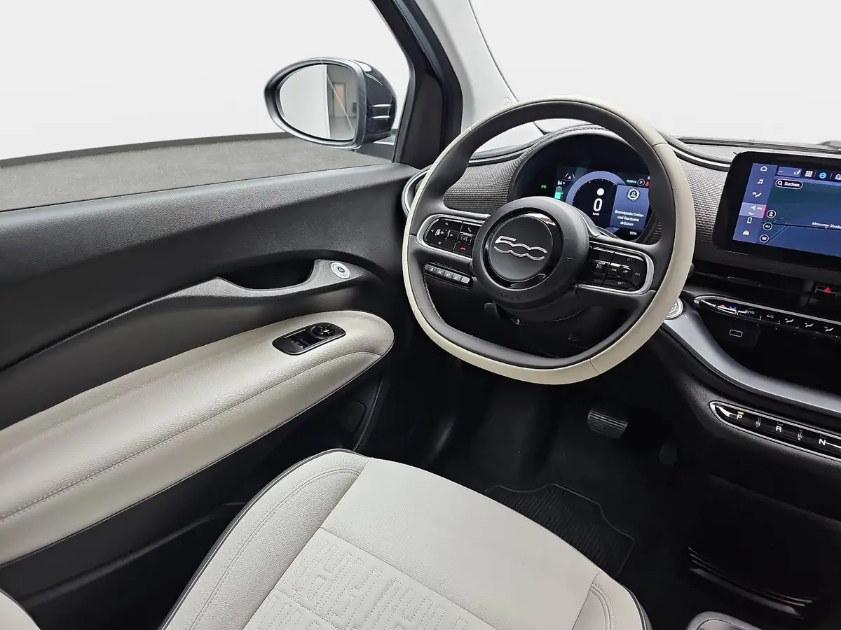 FIAT 500E ELEKTRO 42 KWH BY BOCELLI NAVI KLIMA LED JBL ALL-SEASON LM17