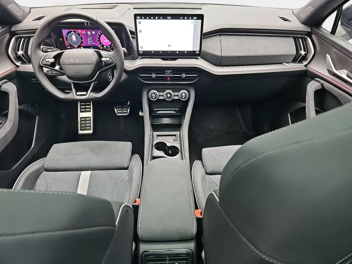SKODA KODIAQ 1.5 TSI IV PHEV DSG SPORTLINE PANO AHK