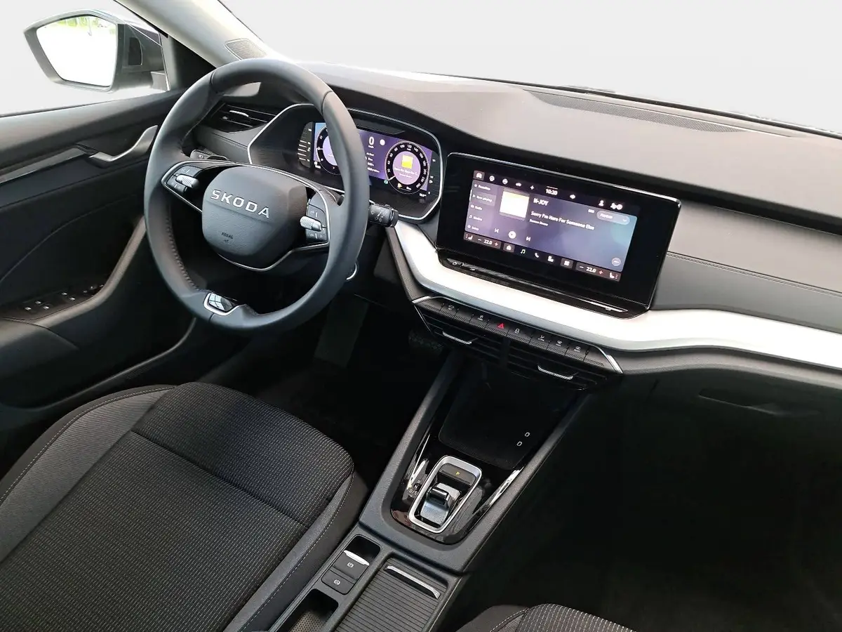 SKODA OCTAVIA COMBI 2.0 TDI DSG SELECTION AHK LM