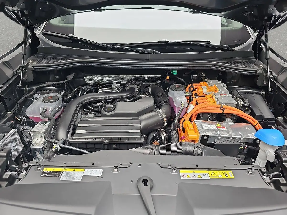 SKODA KODIAQ 1.5 TSI DSG IV PHEV SPORTLINE AHK PANO LM
