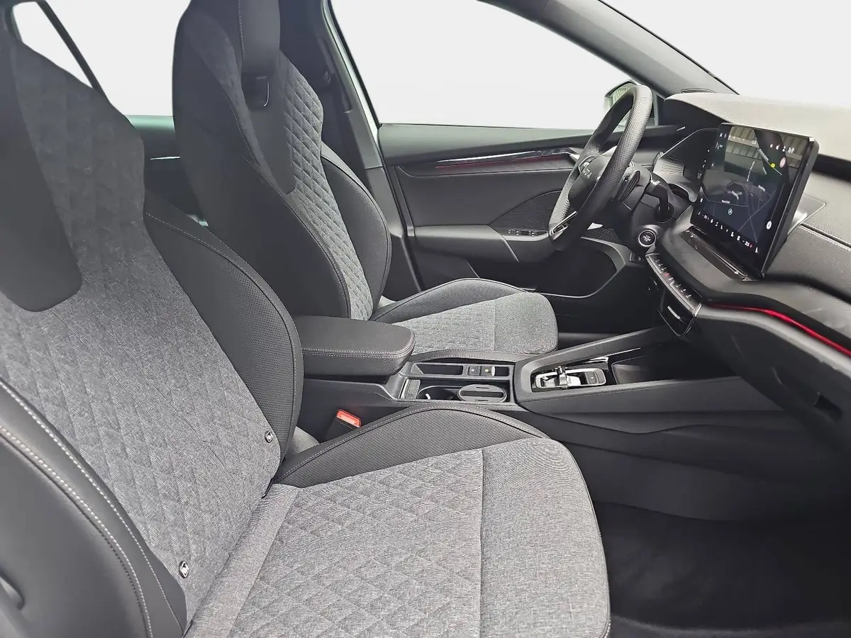 SKODA OCTAVIA COMBI 2.0 TDI DSG SPORTLINE NAVI LED