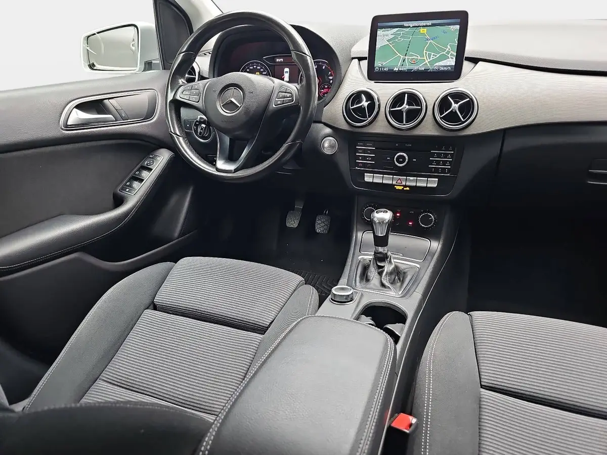 MERCEDES-BENZ B 180 STYLE GRA WINTER AHK