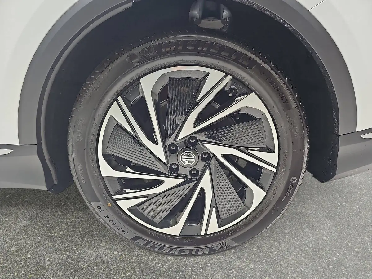 MG ANDERE EV 77 KWH LUXURY PANORAMA LEDER 20-ZOLL