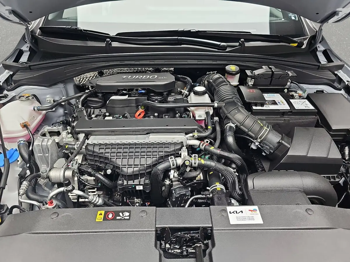 KIA XCEED 1.6 T-GDI 180 DCT SPIRIT MJ27 SOUND SITZ ADVANCED