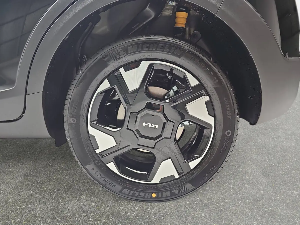 KIA STONIC 1.0 T-GDI 100 DCT VISION MJ26 SITZH. NAVI