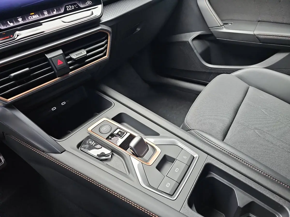 CUPRA LEON ST 1.5 ETSI DSG NAVI LED KLIMAAUTO ACC FULL-LINK KAME