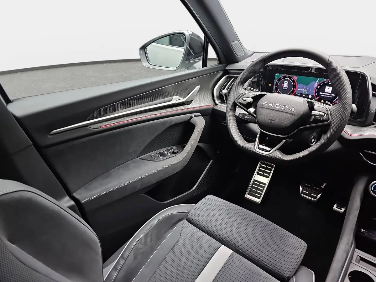 SKODA KODIAQ 2.0 TDI DSG SPORTLINE 4X4 NAVI LED ACC HUD 7-SITZE