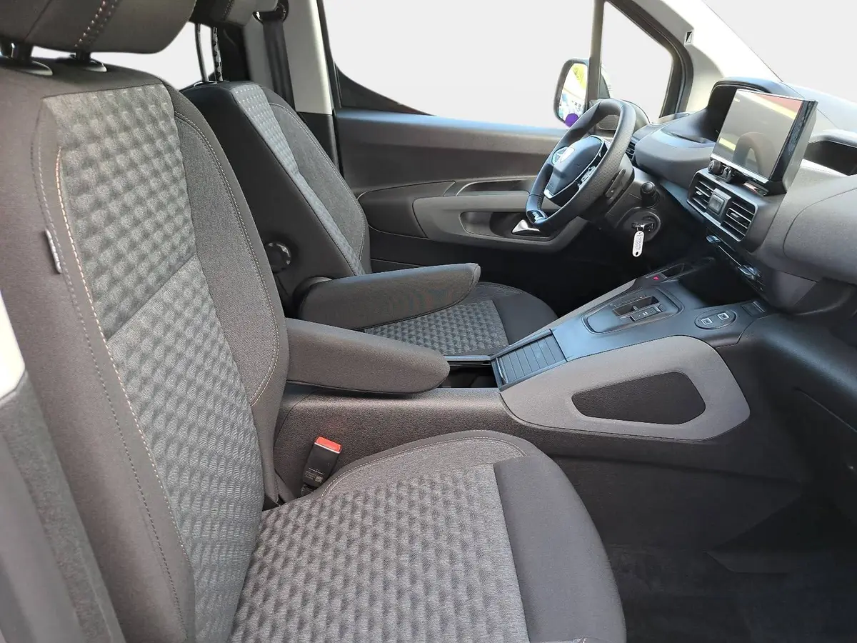 PEUGEOT RIFTER BLUEHDI 130 CV EAT8 GT L2 7-S NAVI LED AHK LM
