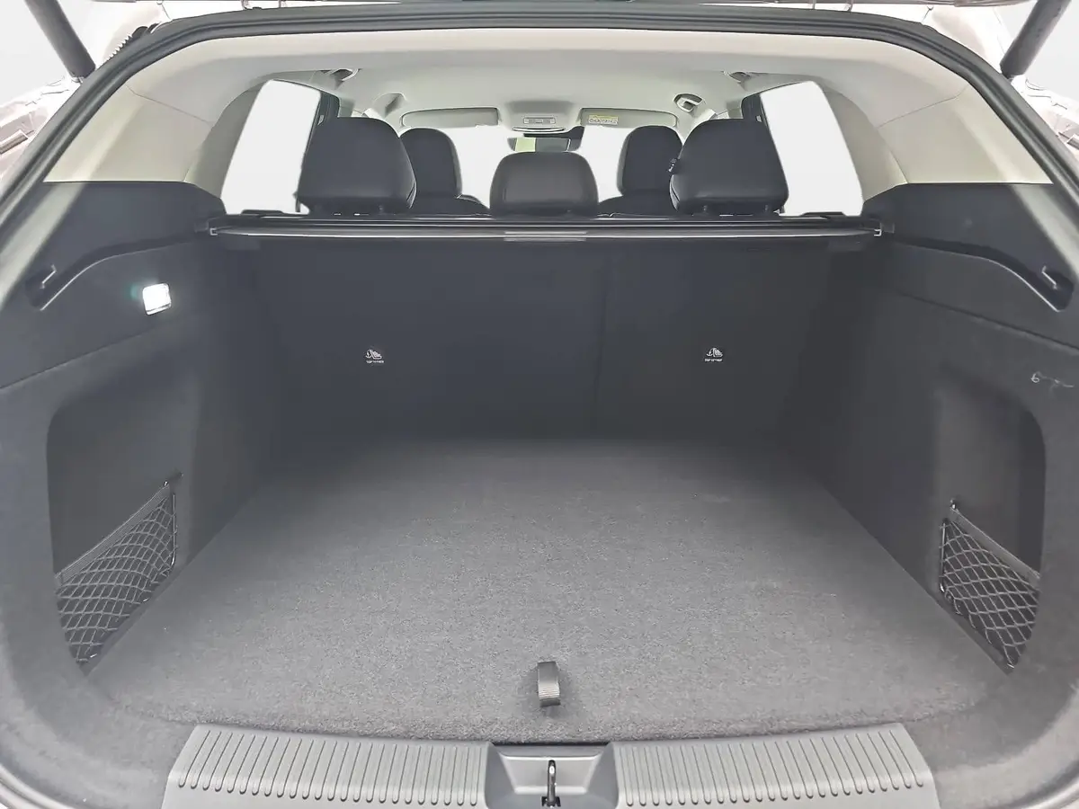 MG HS 1.5 HYBRID+ MY25.5 LUXURY LEDER 360-GRAD-KAMERA 19-ZOLL-LM