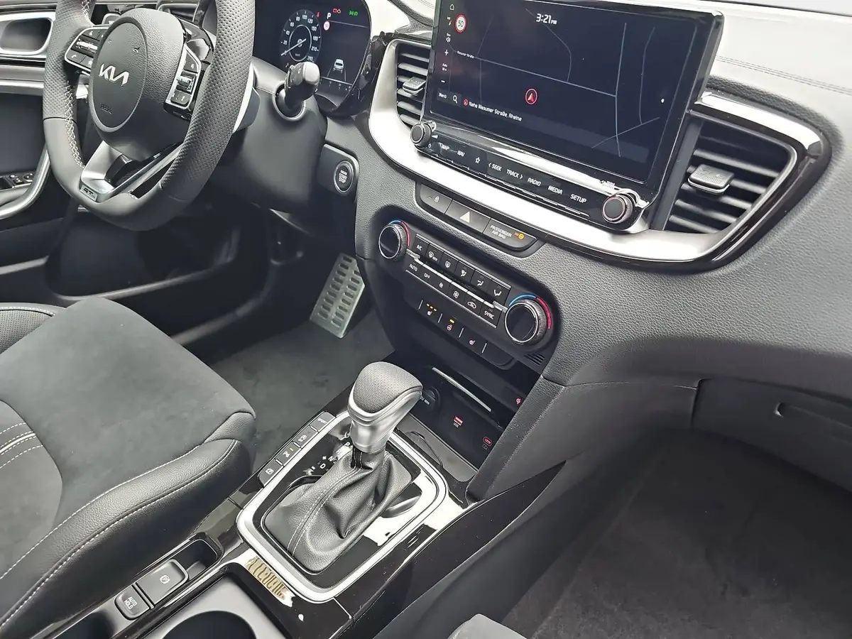 KIA XCEED 1.6 T-GDI 180 DCT GT-LINE MJ26 LEDER GLASDACH