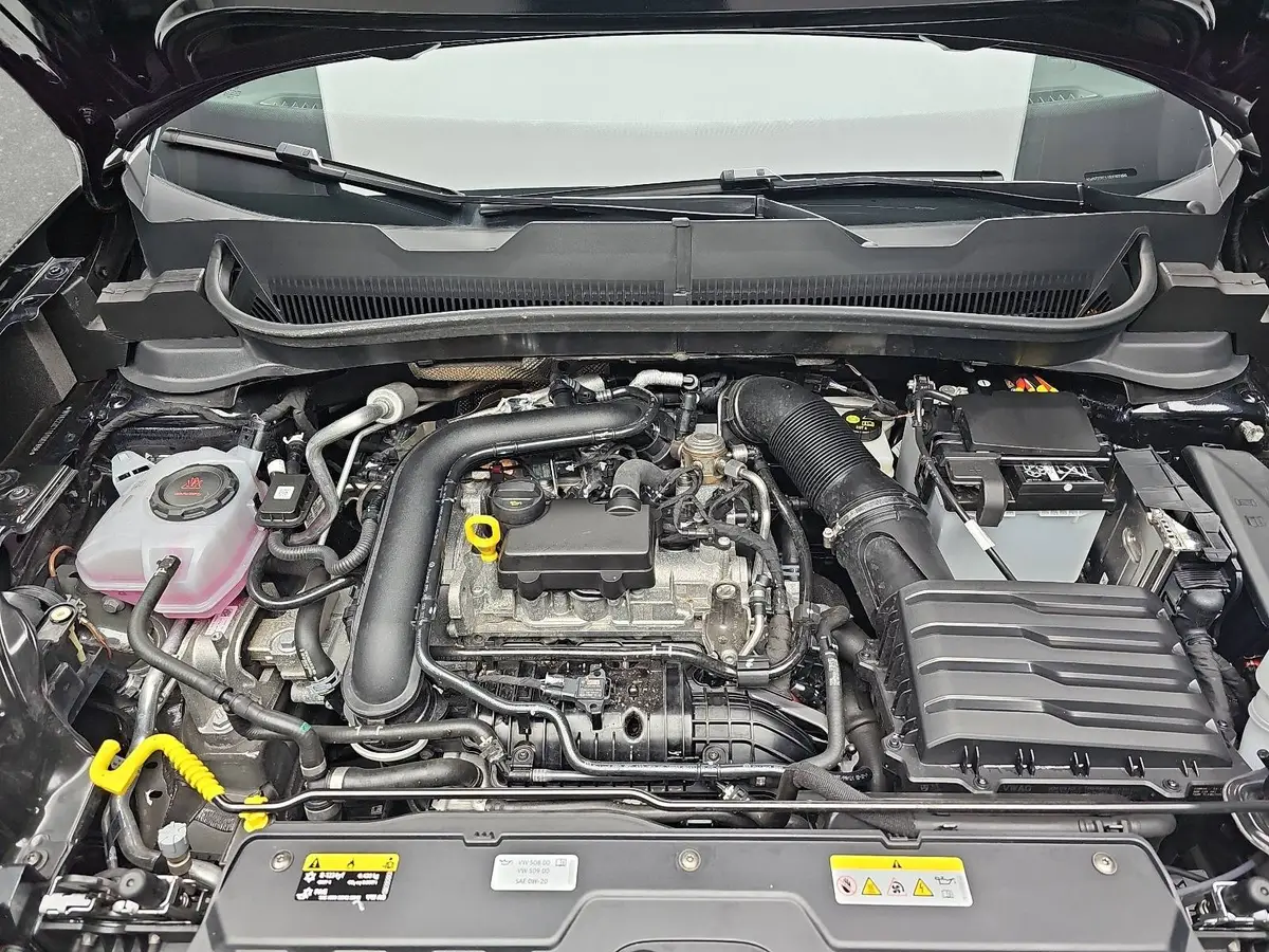 VW T-CROSS 1.0 TSI GOAL NAVI LED KLIMAAUTO ACC P-ASSIST WINTE