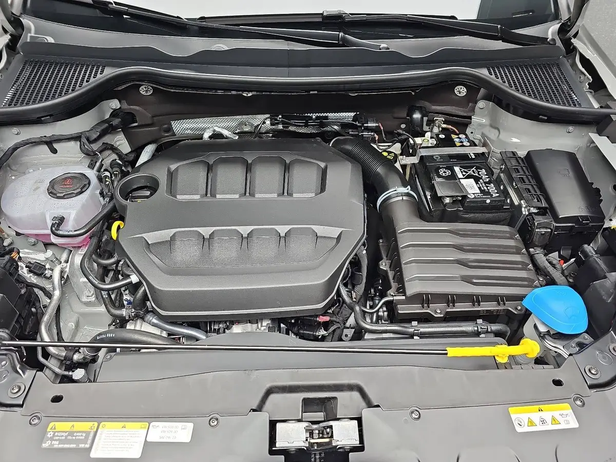 SKODA KAROQ 2.0 TSI DSG SPORTLINE 4X4 NAVI LED ACC WINTER KAME