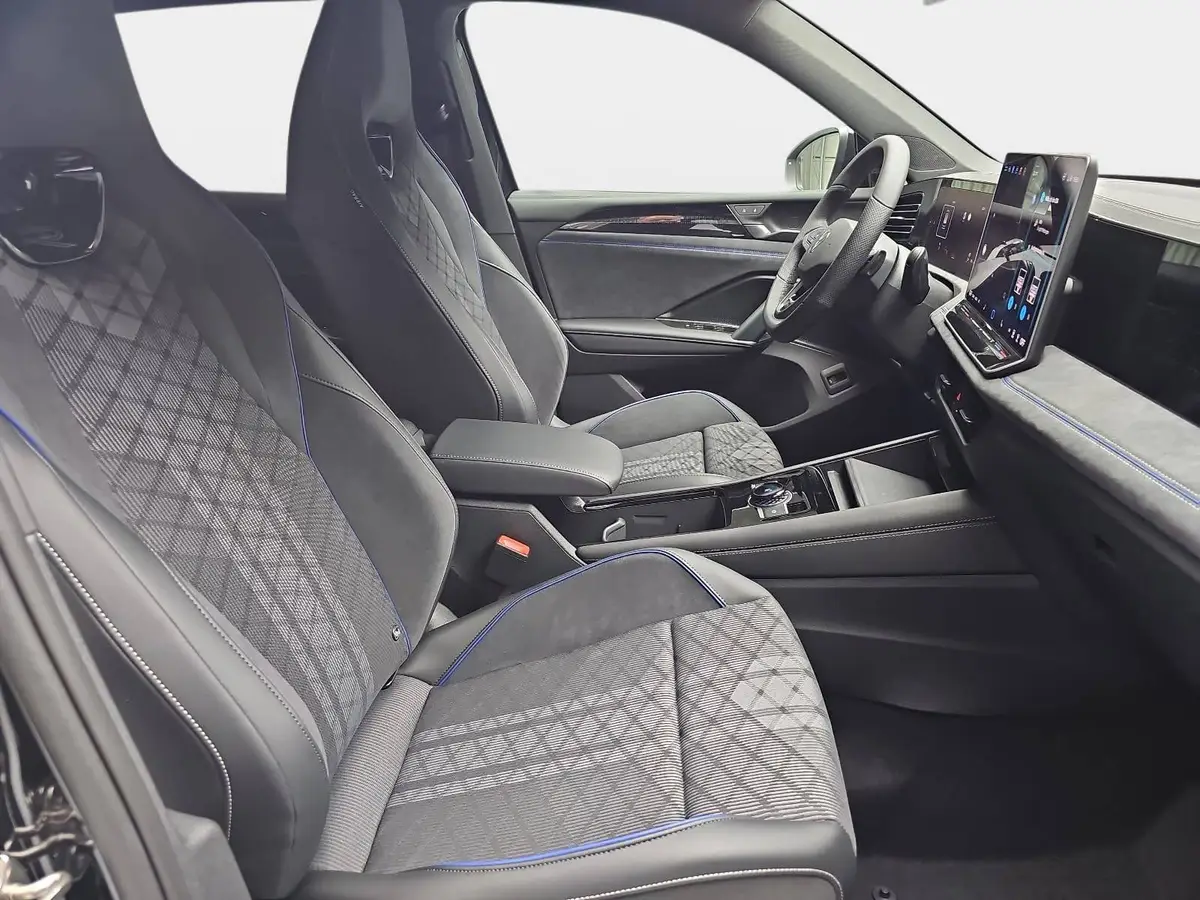VW TIGUAN 2.0 TDI DSG R-LINE NAVI LED PANO