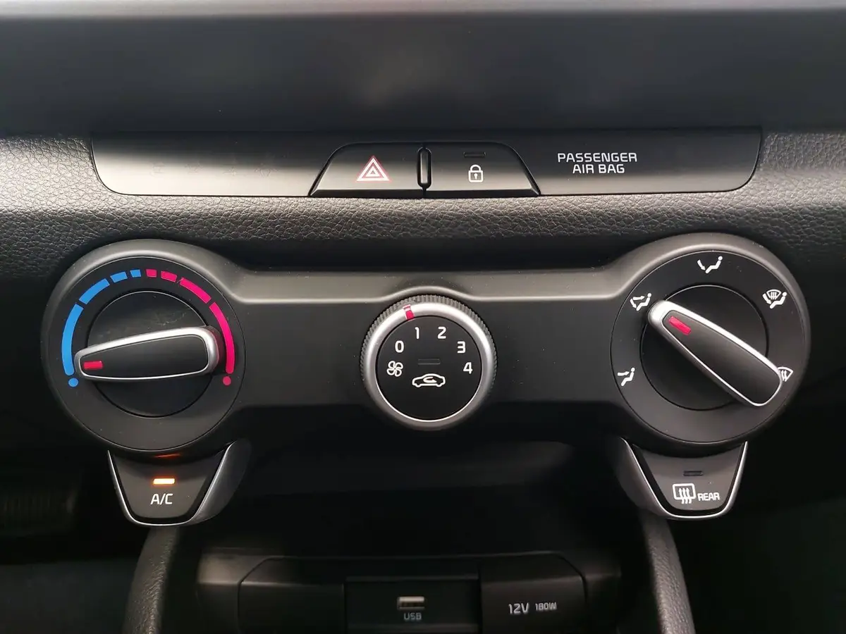 KIA STONIC 1.0 T-GDI 100 DCT EDITION 7 EMOTION