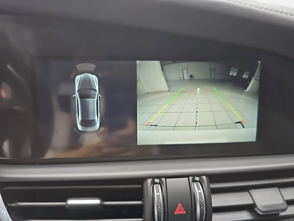 ALFA ROMEO GIULIA 2.0 TURBO 16V Q4 VELOCE PANORAMA TECHNOLOGIE PAKET PREMIUM AUDIO