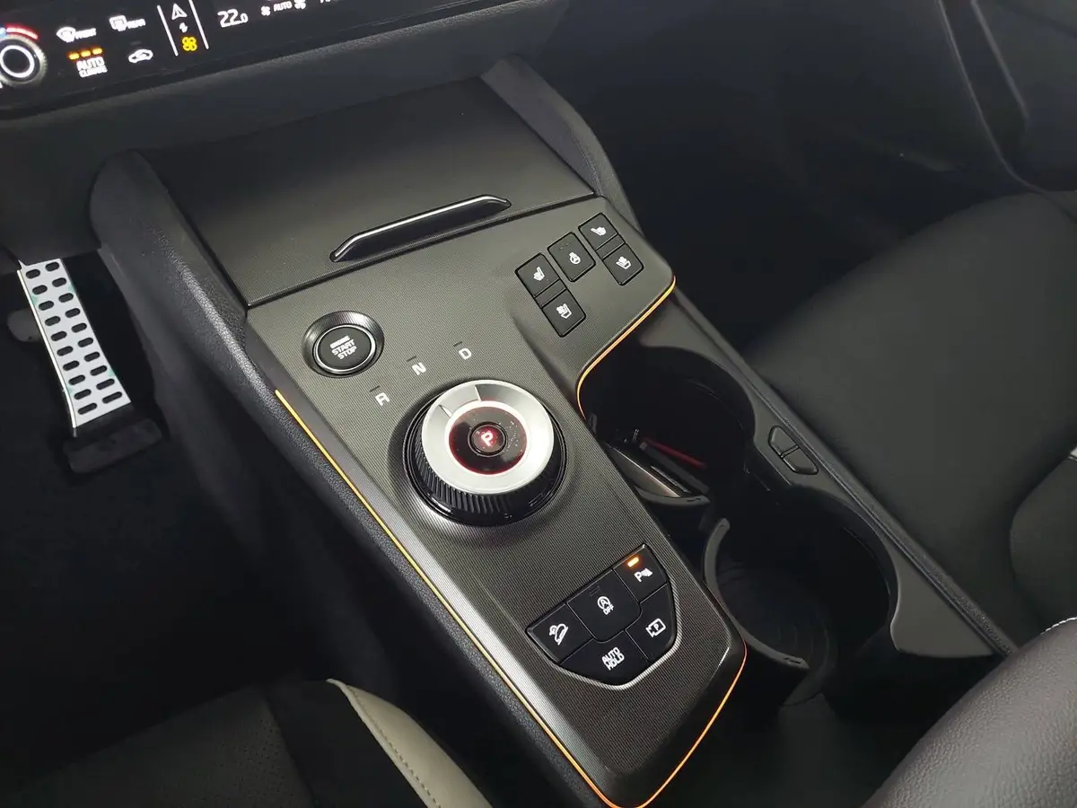 KIA SPORTAGE 1.6 T-GDI 150 2WD DCT GT-LINE MJ26 SCHW. DACH DRIVEWISE SOUND