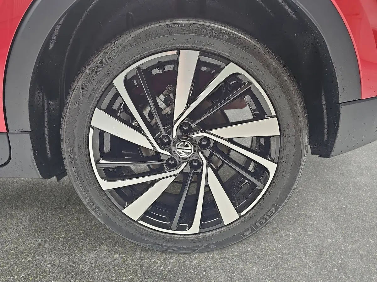 MG ZS 1.5 HYBRID+ MY25.5 LUXURY NAVI LM18 KEYLESS-ENTRY 360-GRAD-KAMERA