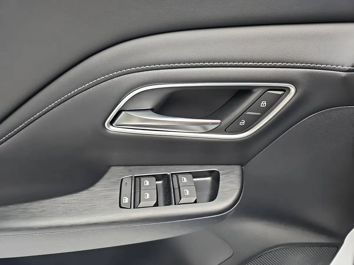 MG ZS 1.5 HYBRID+ MY25.5 LUXURY NAVI LM18 KEYLESS-ENTRY 360-GRAD-KAMERA