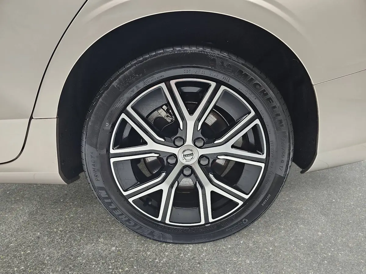 VOLVO S60 B4 AUTO. CORE NAVI LED GOOGLE KAMERA LM17