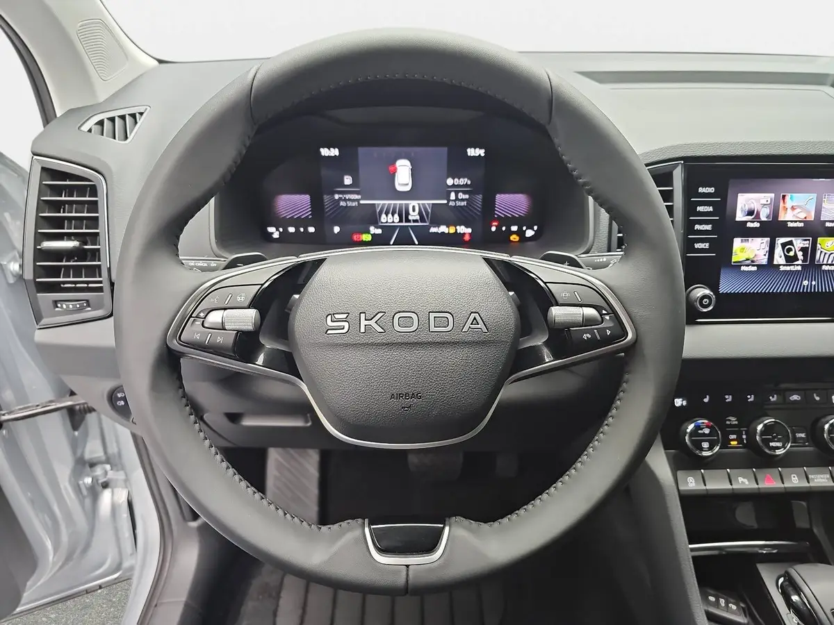 SKODA KAROQ 1.5 TSI DSG 130 JAHRE LED KLIMAAUTO WINTER SICHT K