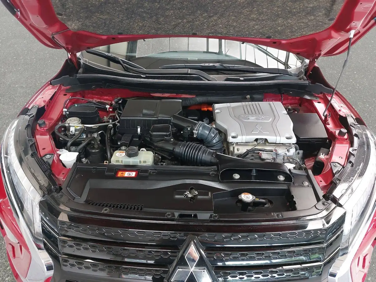 MITSUBISHI ECLIPSE CROSS 2.4 MIVEC PHEV CVT PLUS