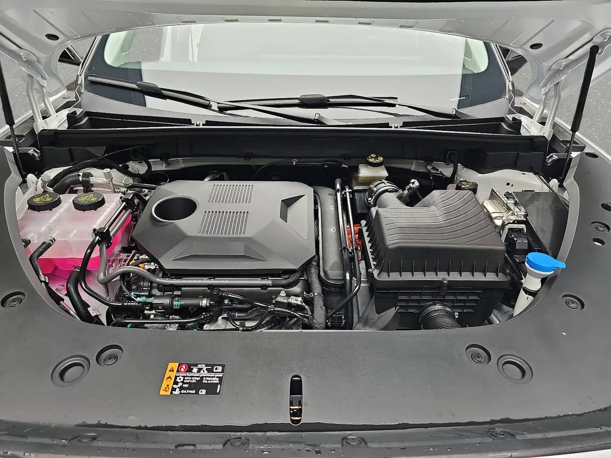 MG HS 1.5 HYBRID+ MY25.5 LUXURY LEDER 360-GRAD-KAMERA 19-ZOLL-LM