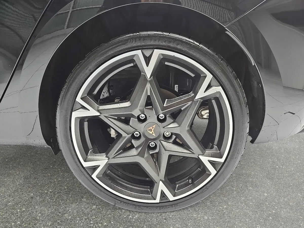 CUPRA LEON 1.5 ETSI DSG LED ACC DCC FULL-LINK WINTER PDC KAME