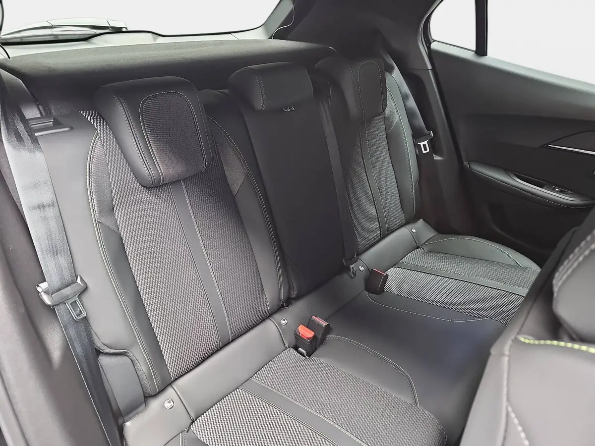 PEUGEOT 2008 1.2 HYBRID 145 E-DSC6 GT-LINE 2-WD LED KLIMAAUTO K